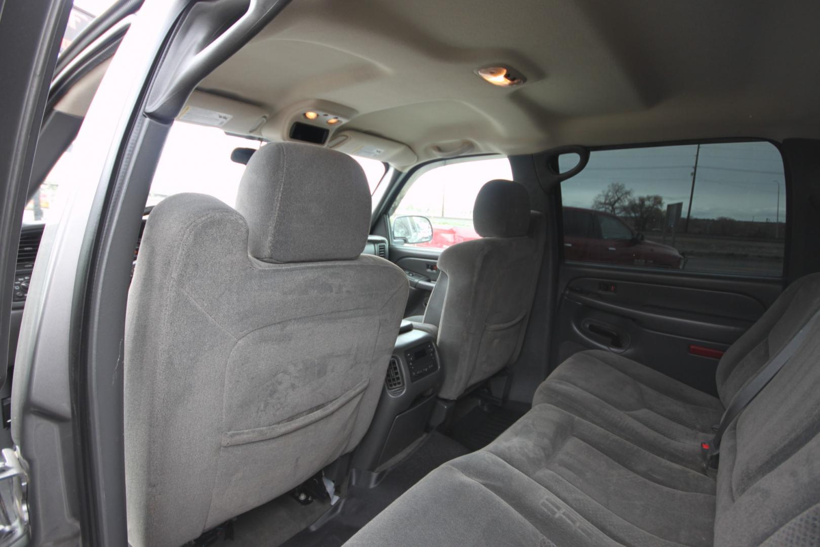 2006 Graystone metallic /dark charcoal Chevrolet Silverado 1500 (2GCEK13T161) , located at 4562 State Avenue, Billings, MT, 59101, (406) 896-9833, 45.769516, -108.526772 - Photo#11